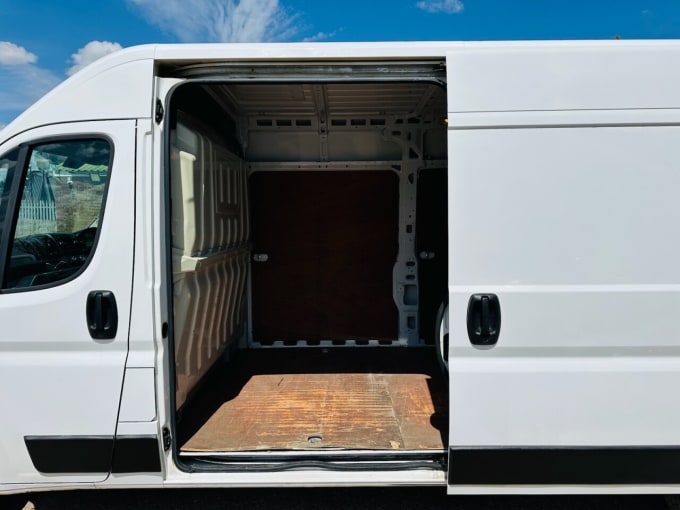 2025 Peugeot Boxer