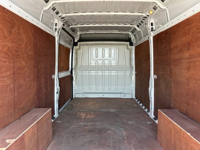 2025 Peugeot Boxer