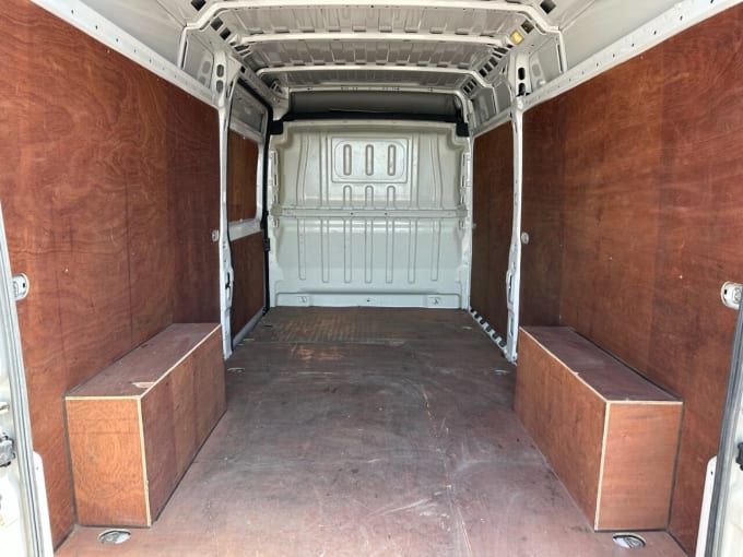 2025 Peugeot Boxer