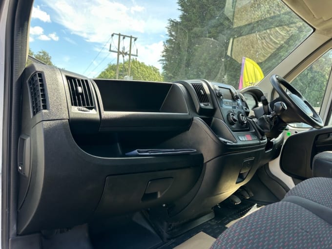 2025 Peugeot Boxer