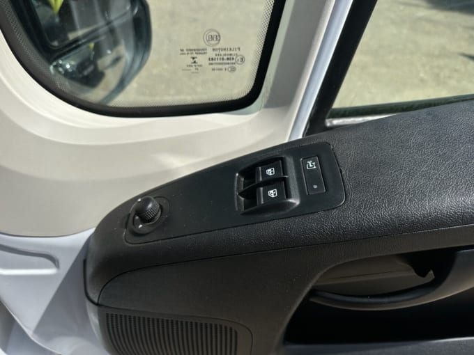 2025 Peugeot Boxer