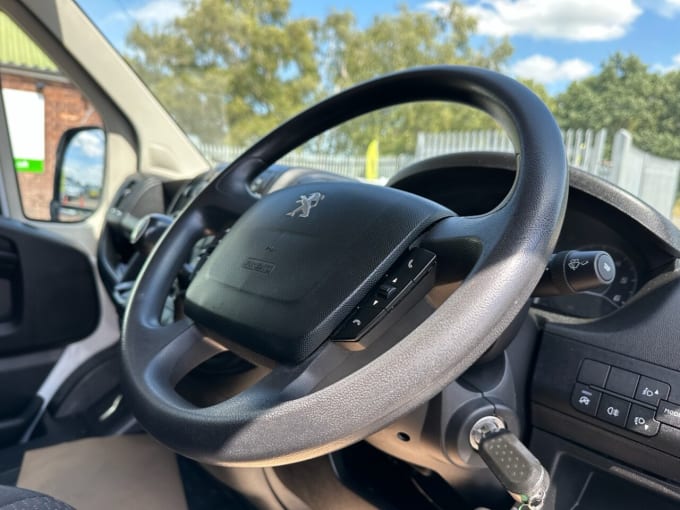 2025 Peugeot Boxer