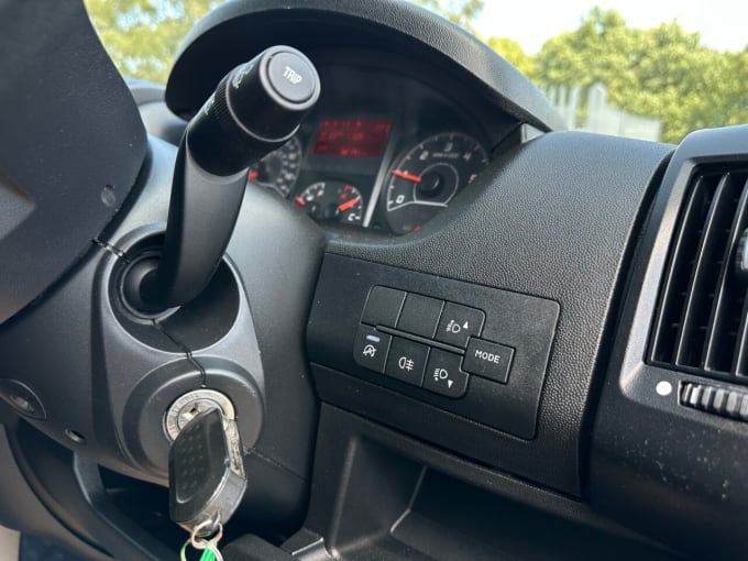 2025 Peugeot Boxer