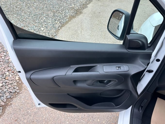 2025 Vauxhall Combo