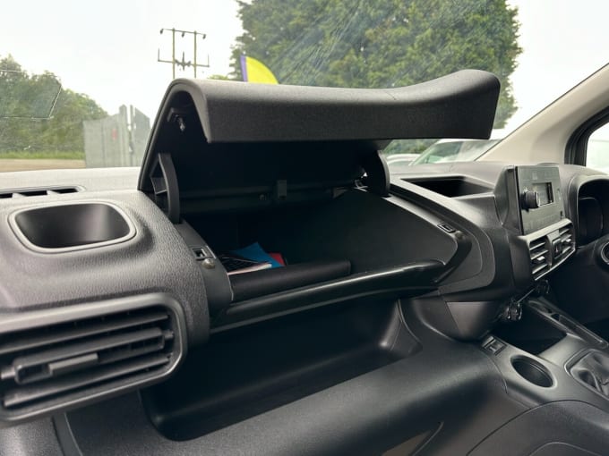 2025 Vauxhall Combo
