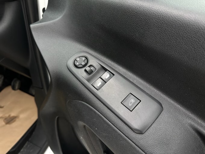 2025 Vauxhall Combo