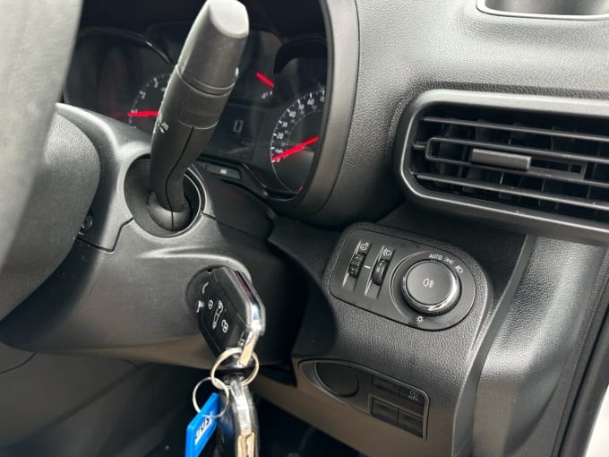 2025 Vauxhall Combo