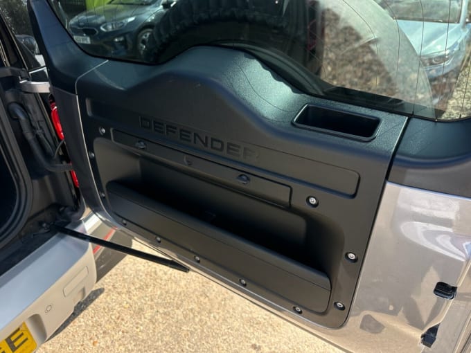 2025 Land Rover Defender
