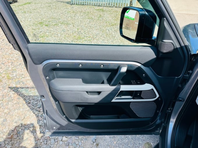 2025 Land Rover Defender