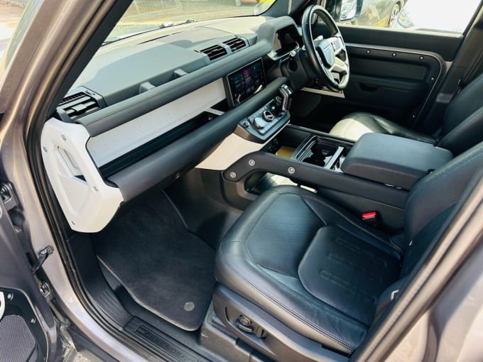 2025 Land Rover Defender