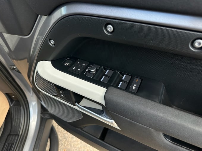 2025 Land Rover Defender