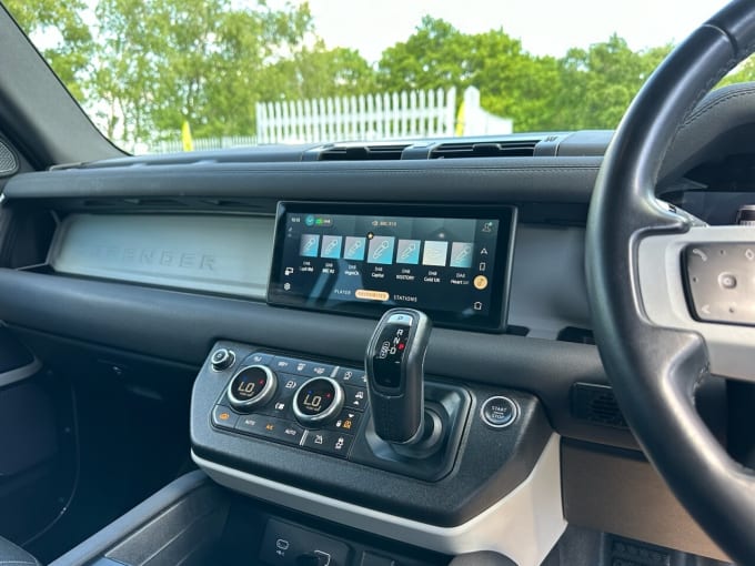 2025 Land Rover Defender