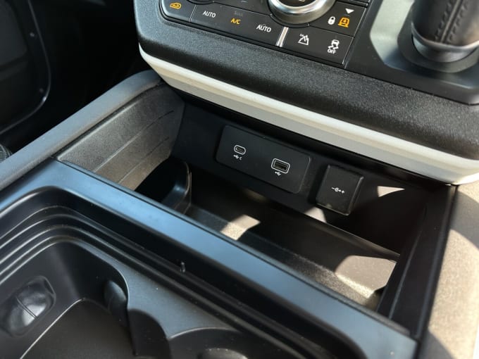 2025 Land Rover Defender
