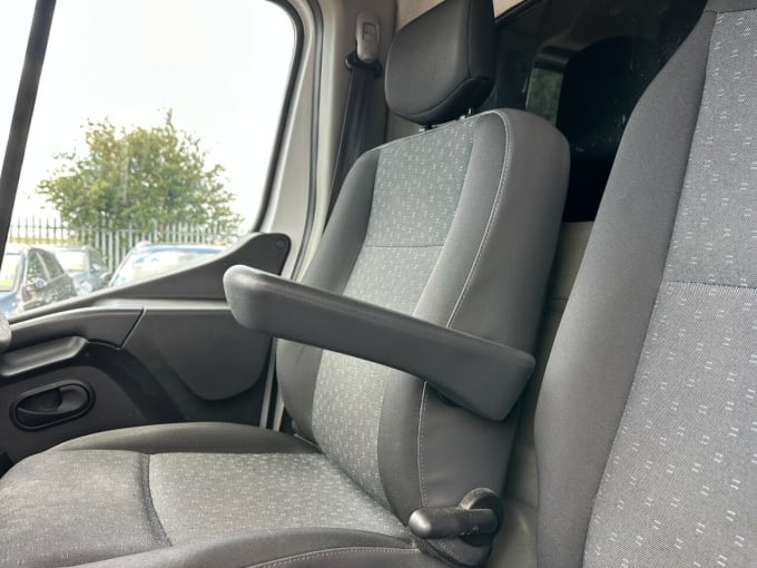 2025 Vauxhall Movano