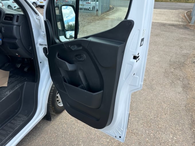 2025 Vauxhall Movano