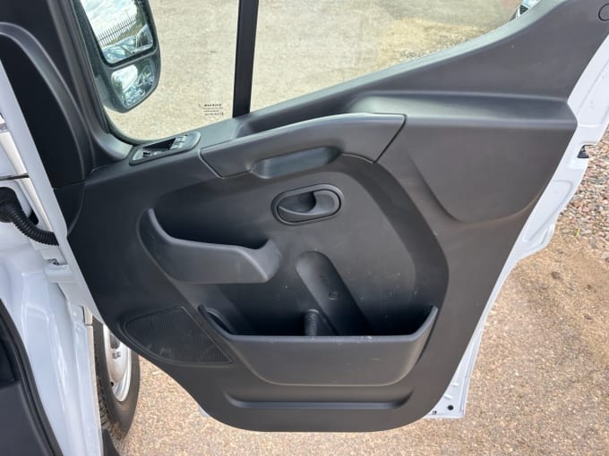 2025 Vauxhall Movano