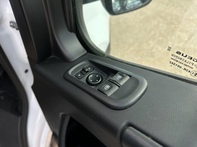 2025 Vauxhall Movano