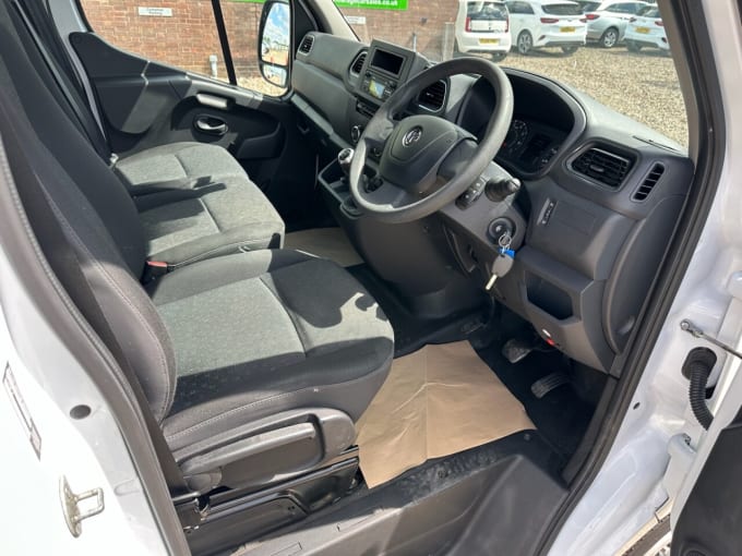 2025 Vauxhall Movano