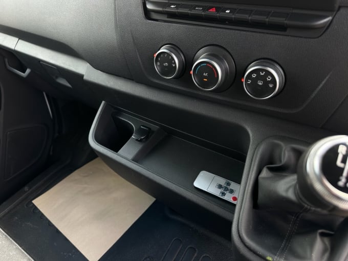 2025 Vauxhall Movano