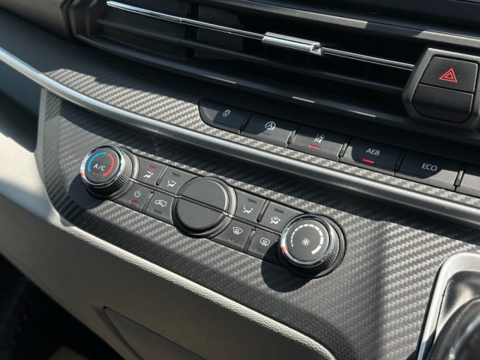 2025 Maxus Deliver 9