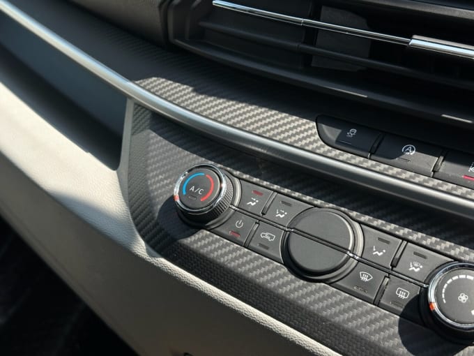 2025 Maxus Deliver 9