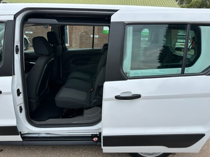 2025 Ford Grand Tourneo Connect