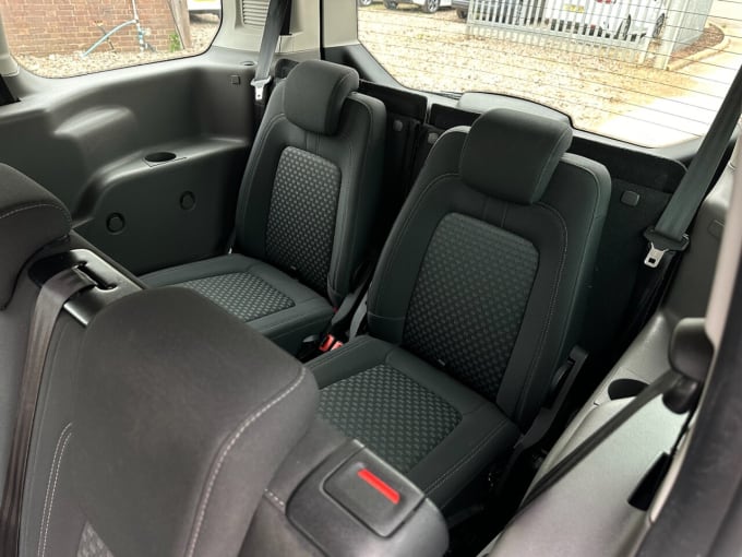 2025 Ford Grand Tourneo Connect
