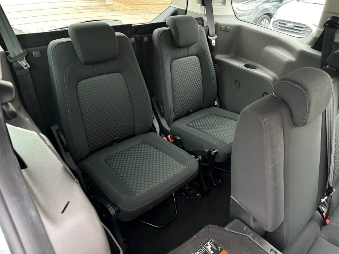 2025 Ford Grand Tourneo Connect