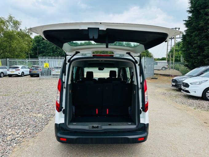2025 Ford Grand Tourneo Connect