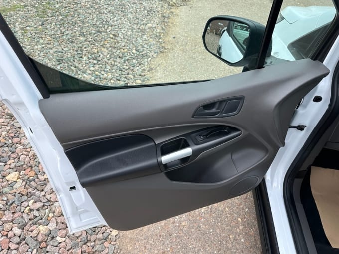 2025 Ford Grand Tourneo Connect