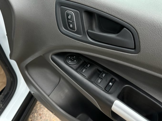 2025 Ford Grand Tourneo Connect