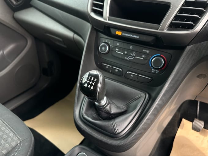 2025 Ford Grand Tourneo Connect