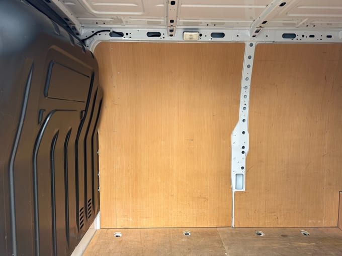 2025 Renault Master