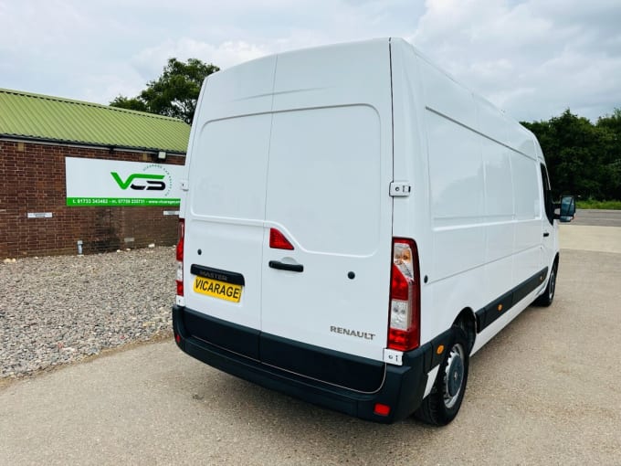 2025 Renault Master