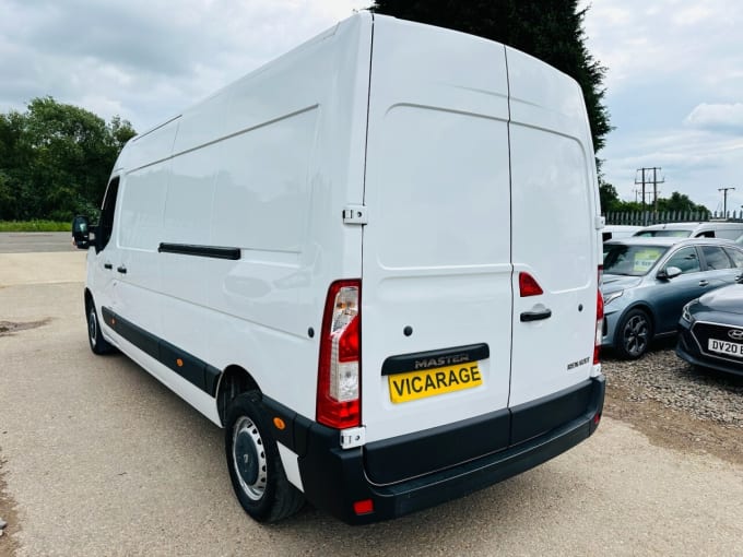 2025 Renault Master