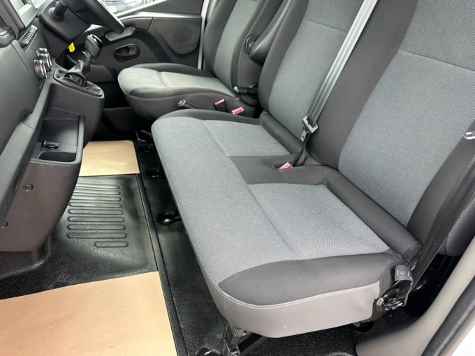 2025 Renault Master