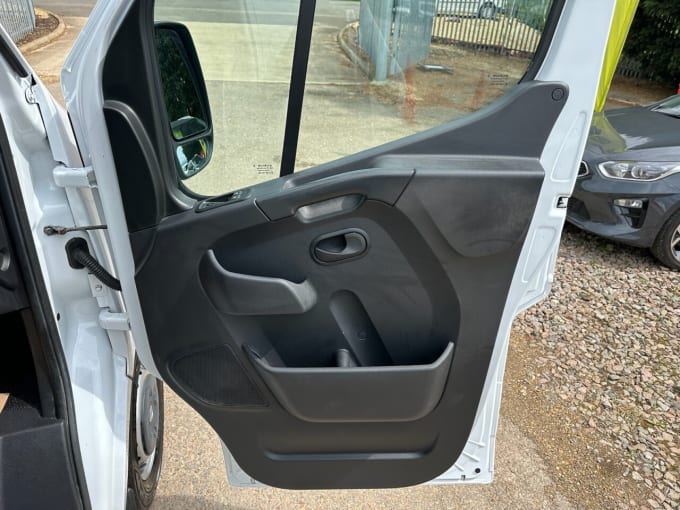 2025 Renault Master
