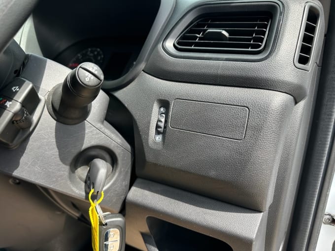 2025 Renault Master
