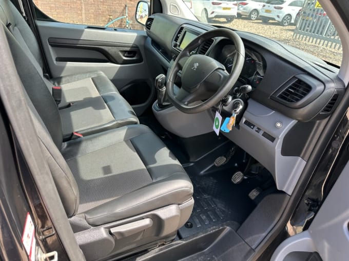 2025 Peugeot Expert