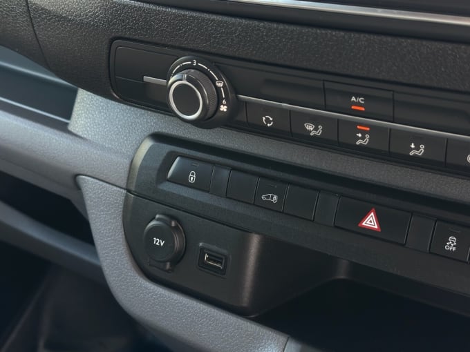 2025 Peugeot Expert