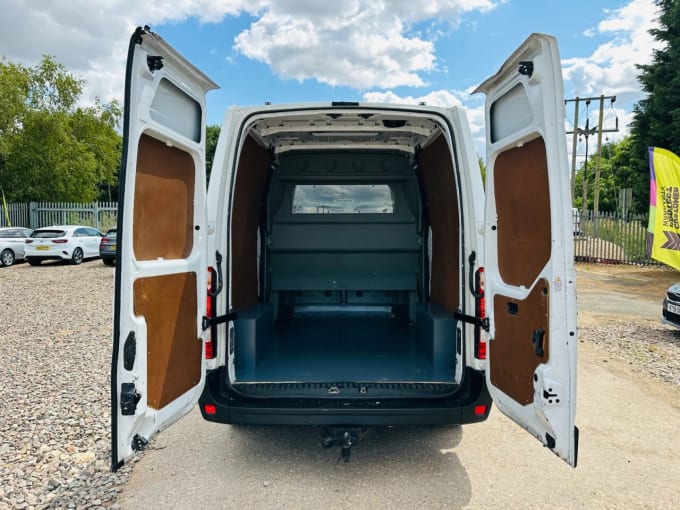 2025 Renault Master