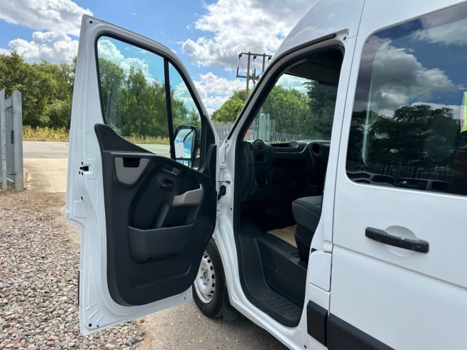 2025 Renault Master