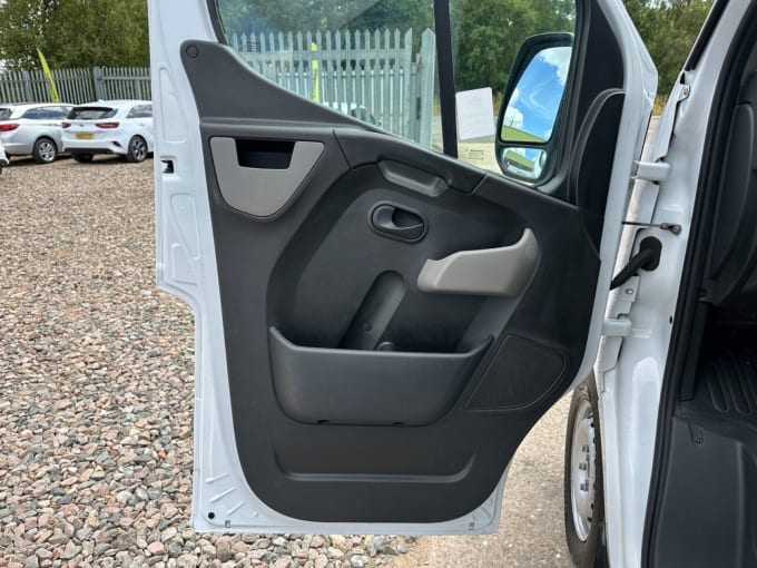 2025 Renault Master