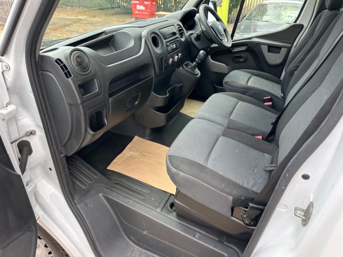 2025 Renault Master