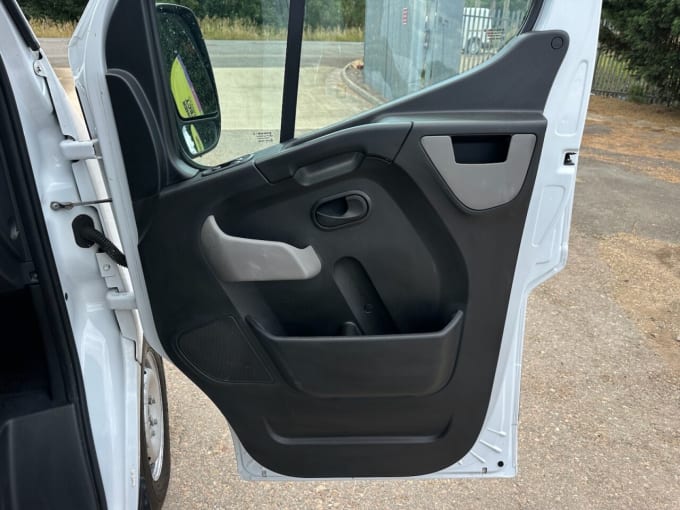 2025 Renault Master