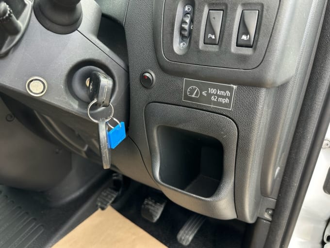 2025 Renault Master