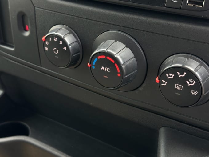 2025 Renault Master
