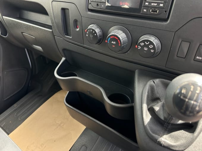 2025 Renault Master