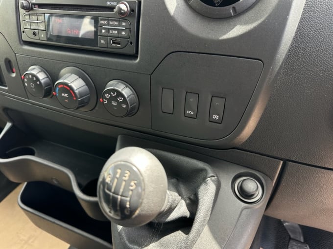 2025 Renault Master