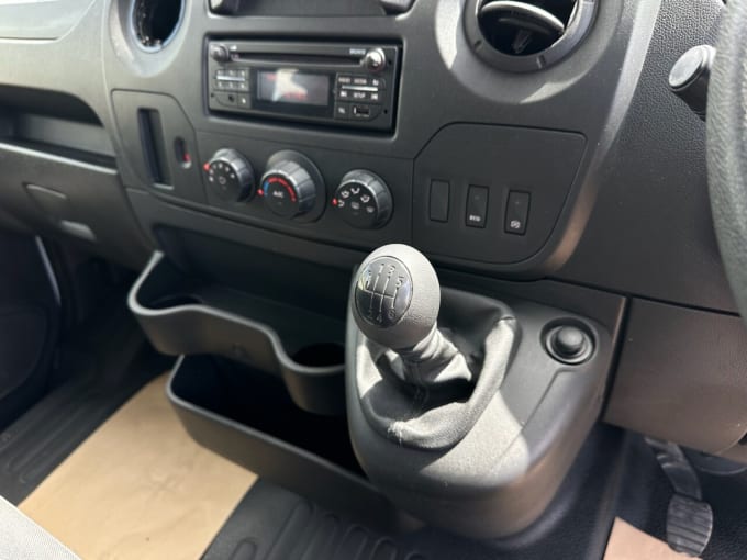 2025 Renault Master